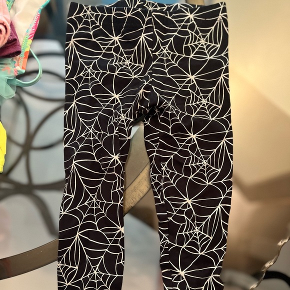 Carters Girl Bottoms 3t/4t bundle - Picture 2 of 4